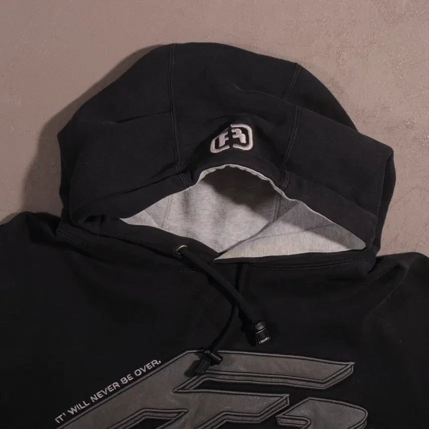 [BUNJANG] FREAKY MASSIVE Old School Hoodie C218 / FREAKY MASSIVE 올드스쿨 후드티 C218