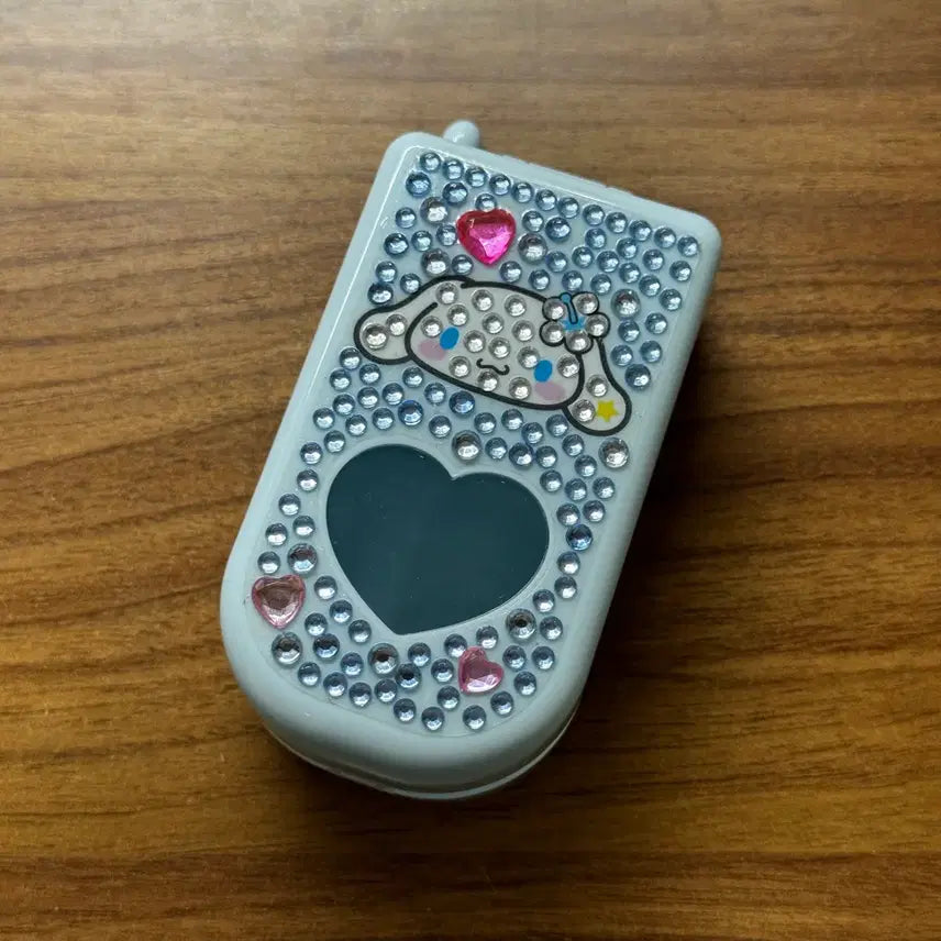 [BUNJANG] Sanrio Heisei Kogal Series Cinnamoroll Folder Phone Case / 산리오 헤이세이 코갸루 시리즈 폴더폰 가타코모노이레 시나모롤