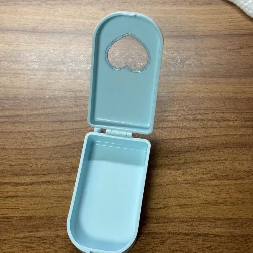 [BUNJANG] Sanrio Heisei Kogal Series Cinnamoroll Folder Phone Case / 산리오 헤이세이 코갸루 시리즈 폴더폰 가타코모노이레 시나모롤