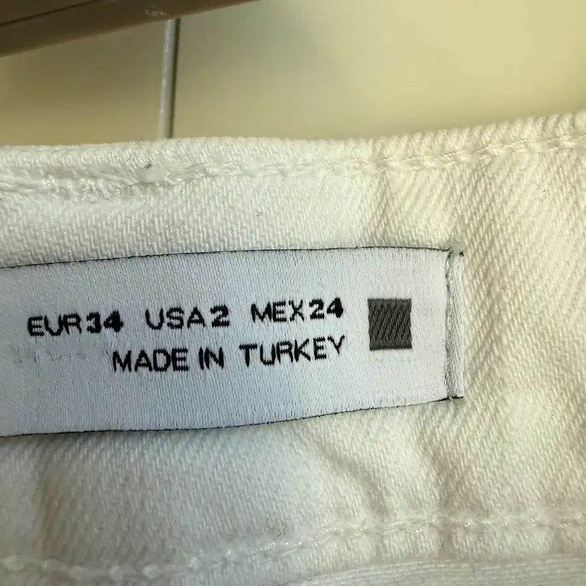 [BUNJANG] ZARA White Bootcut Denim Pants / 자라 화이트 부츠컷 데님 팬츠