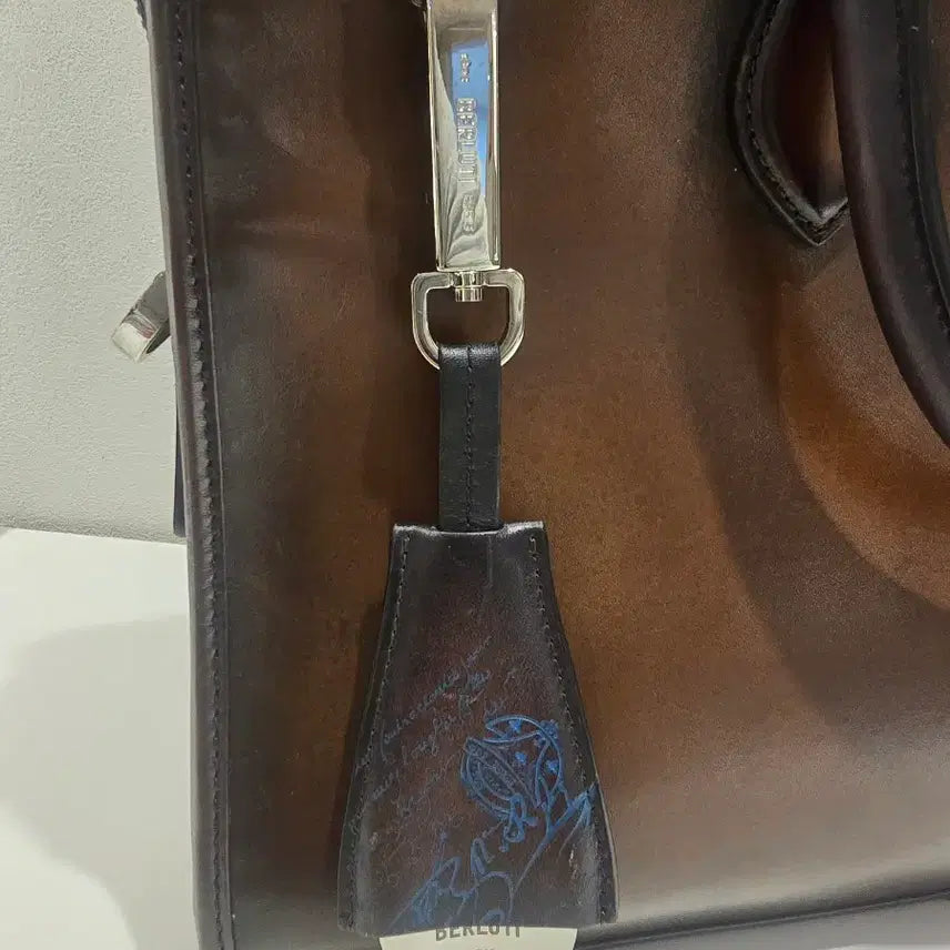 [BUNJANG] Berluti Blue Scritto Limited Edition Shoehorn / 벨루티 블루스크리토 한정판