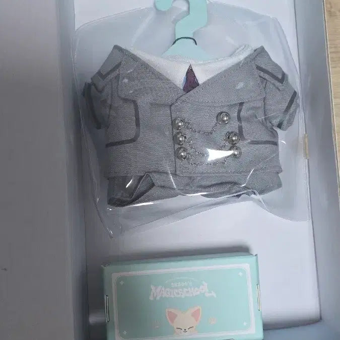 [BUNJANG] Skzoo Foxy-Nini Magic School Outfit Pop-up Store MD / 스키주 폭시니 매직스쿨 아웃핏 팝업스토어 MD