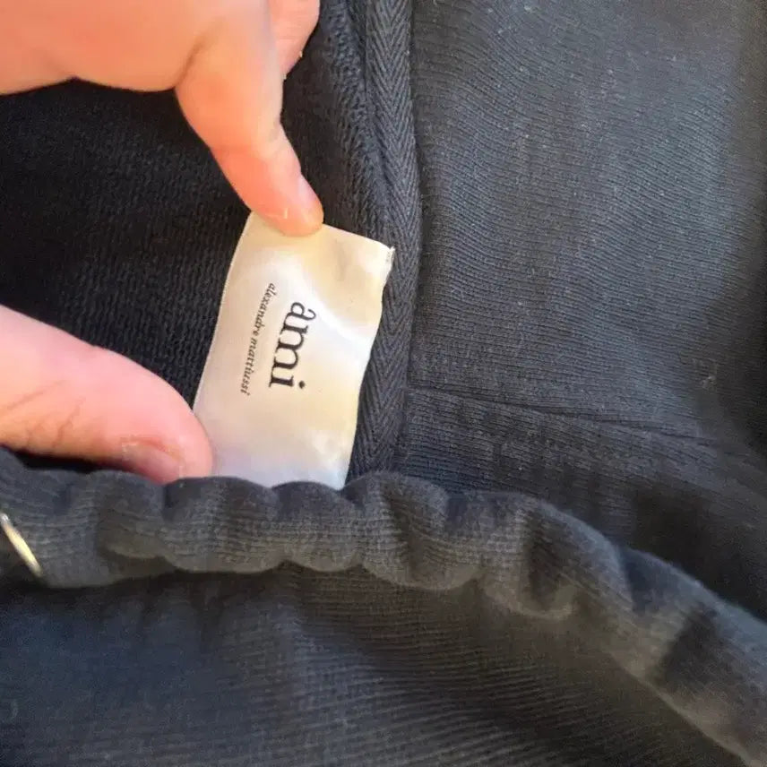 [BUNJANG] Ami Small Heart Black Zip-up Hoodie / 아미 스몰 하트 블랙 집업 후드직업