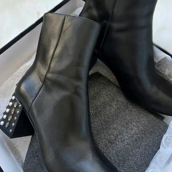 [BUNJANG] ASH Black Studded Ankle Boots - Size 38 / ASH 블랙 스터드 앵클 부츠 38