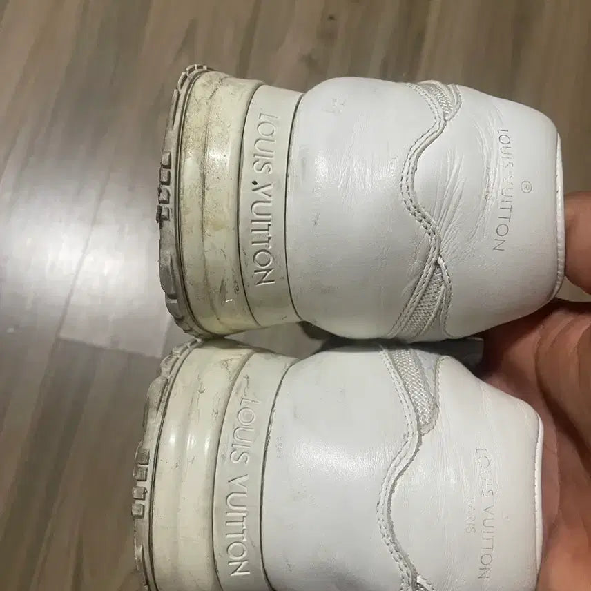 [BUNJANG] Louis Vuitton Monogram Run Away Sneakers / 루이비통 모노그램 런 어웨이 스니커즈(275,280) (급처)