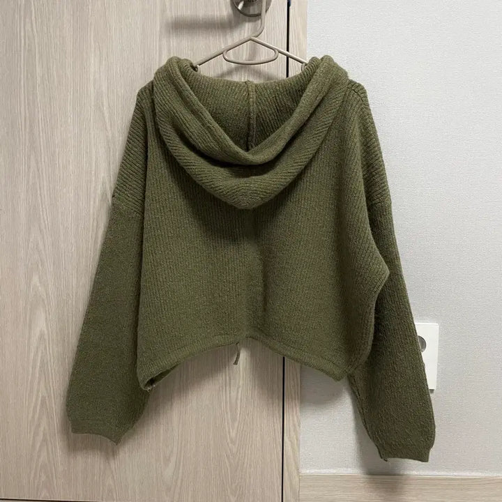 [BUNJANG] Women's Khaki Knit Hoodie / 여성 카키 니트 후드티