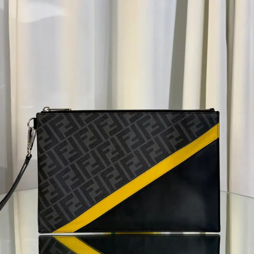 [BUNJANG] Fendi Diagonal Strap Clutch Bag / 펜디 다이고널 스트랩 클러치백