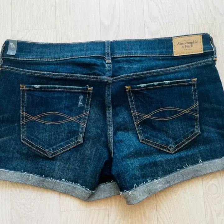 [BUNJANG] Abercrombie & Fitch Denim Shorts / 새상품 아베크롬비  (Abercrombie & Fitch) 숏 데님