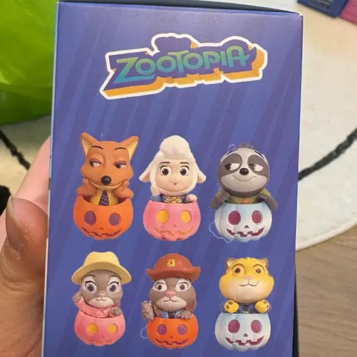 [BUNJANG] Sanrio Pouch, Hair Roll & Keyring Bundle / 산리오 파우치 헤어롤 및 키링 짱구 팔찌 피규어 키캡 주토피아 도라에몽