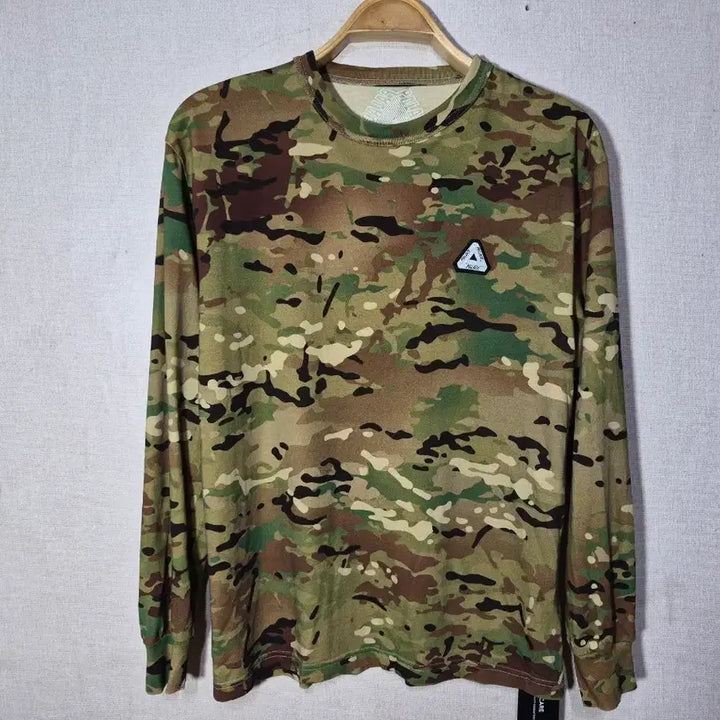[BUNJANG] Palace Long Sleeve (M) / Palace 팔라스 롱 슬리브( M)