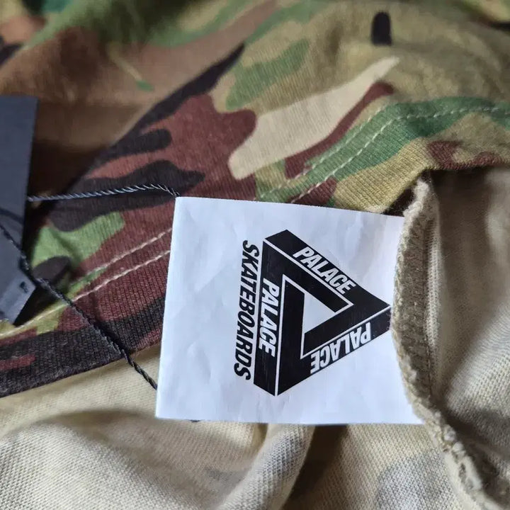 [BUNJANG] Palace Long Sleeve (M) / Palace 팔라스 롱 슬리브( M)