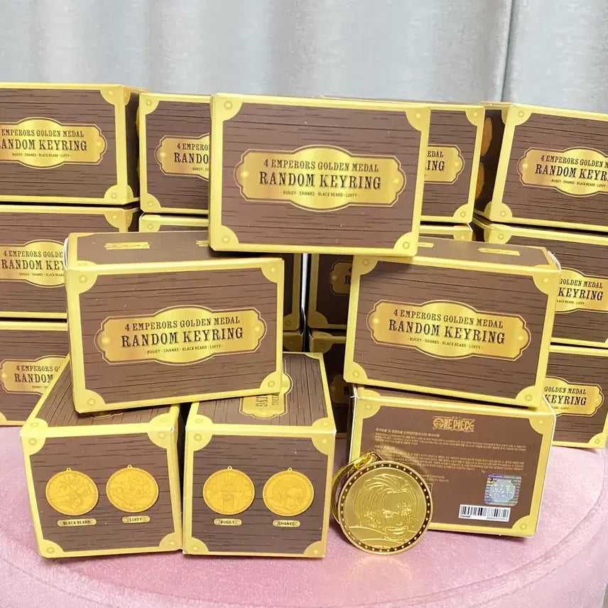 [BUNJANG] One Piece Gold Medal Metal Keyring (Sealed) / 원피스 정품 골드 메달 메탈 키링 박스 [ 미개봉 ] 양도