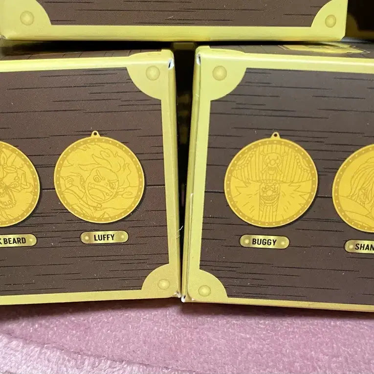 [BUNJANG] One Piece Gold Medal Metal Keyring (Sealed) / 원피스 정품 골드 메달 메탈 키링 박스 [ 미개봉 ] 양도