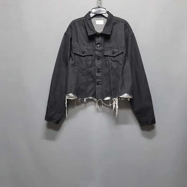 [BUNJANG] MUCENT Black Denim Jacket / MUCENT 밑단 데미지 블랙 데님 자켓