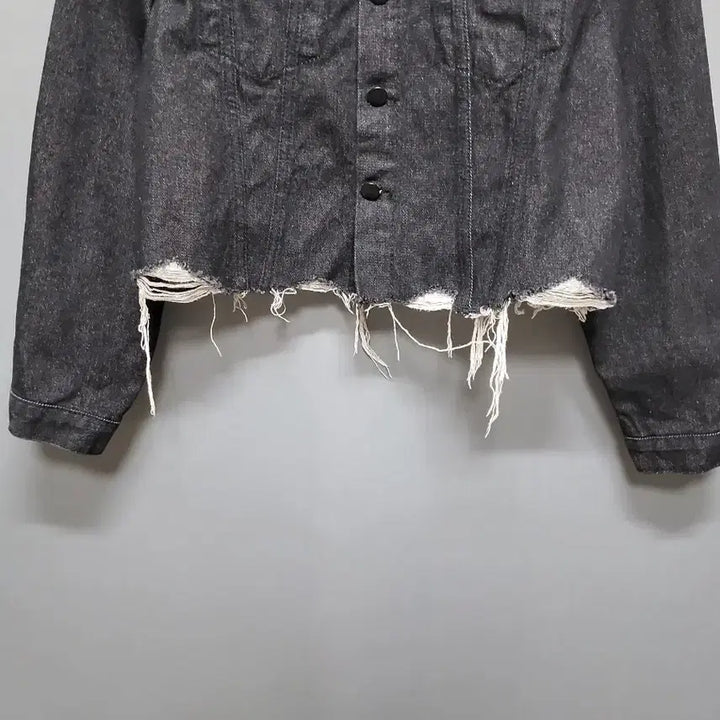 [BUNJANG] MUCENT Black Denim Jacket / MUCENT 밑단 데미지 블랙 데님 자켓