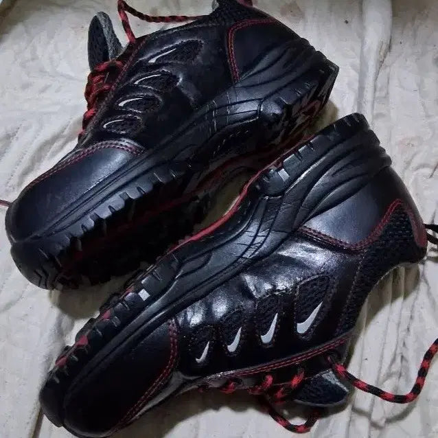 [BUNJANG] Nepa Hiking Shoes 255 (Fits 260) / 네파 통기성안전화 쿠션깔창 255(260) 택비포함