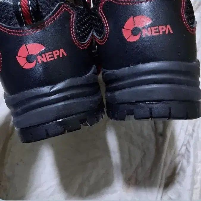 [BUNJANG] Nepa Hiking Shoes 255 (Fits 260) / 네파 통기성안전화 쿠션깔창 255(260) 택비포함