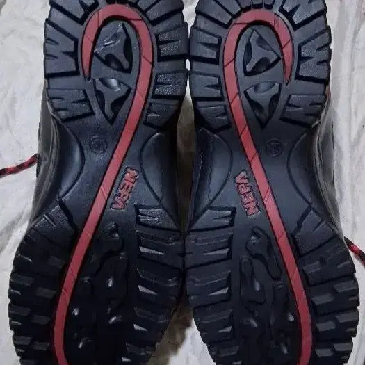 [BUNJANG] Nepa Hiking Shoes 255 (Fits 260) / 네파 통기성안전화 쿠션깔창 255(260) 택비포함