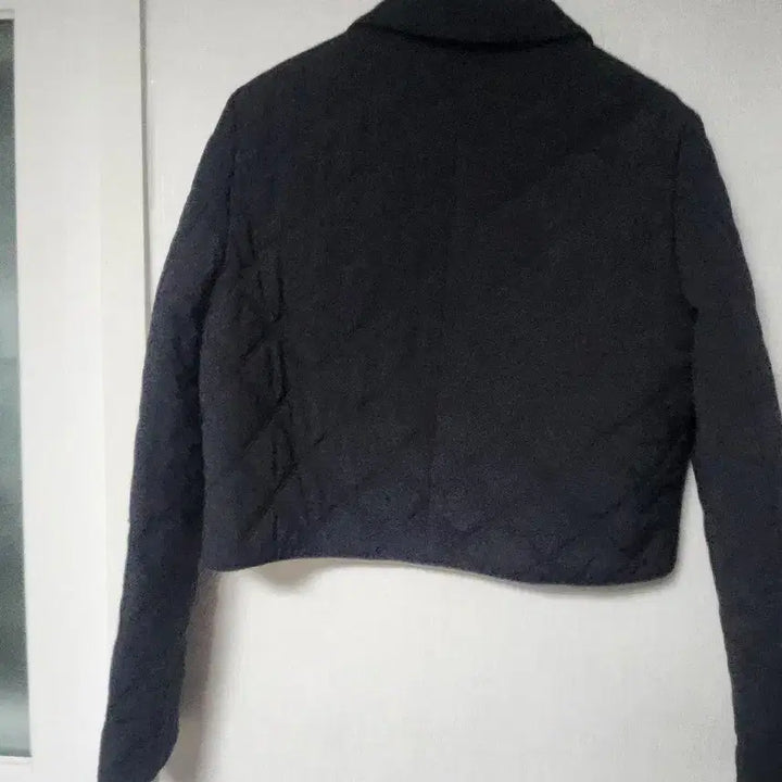 [BUNJANG] Black Quilted Crop Jacket with Gold Buttons / 블랙 퀼팅 크롭 자켓 금장단추