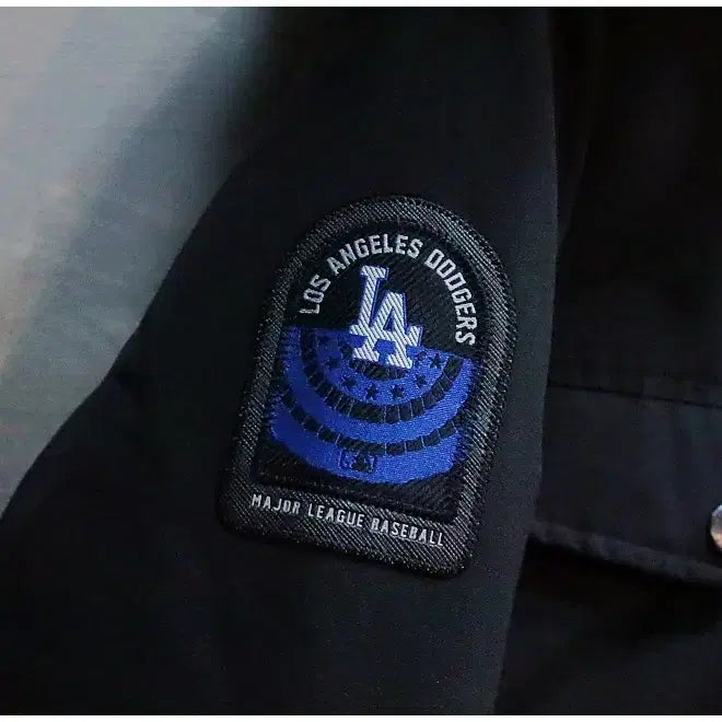 [BUNJANG] MLB LA Dodgers Duck Down Parka Jacket (Size 85) / MLB LA다저스 라쿤 덕다운 야상 패딩 점퍼 (공용85)
