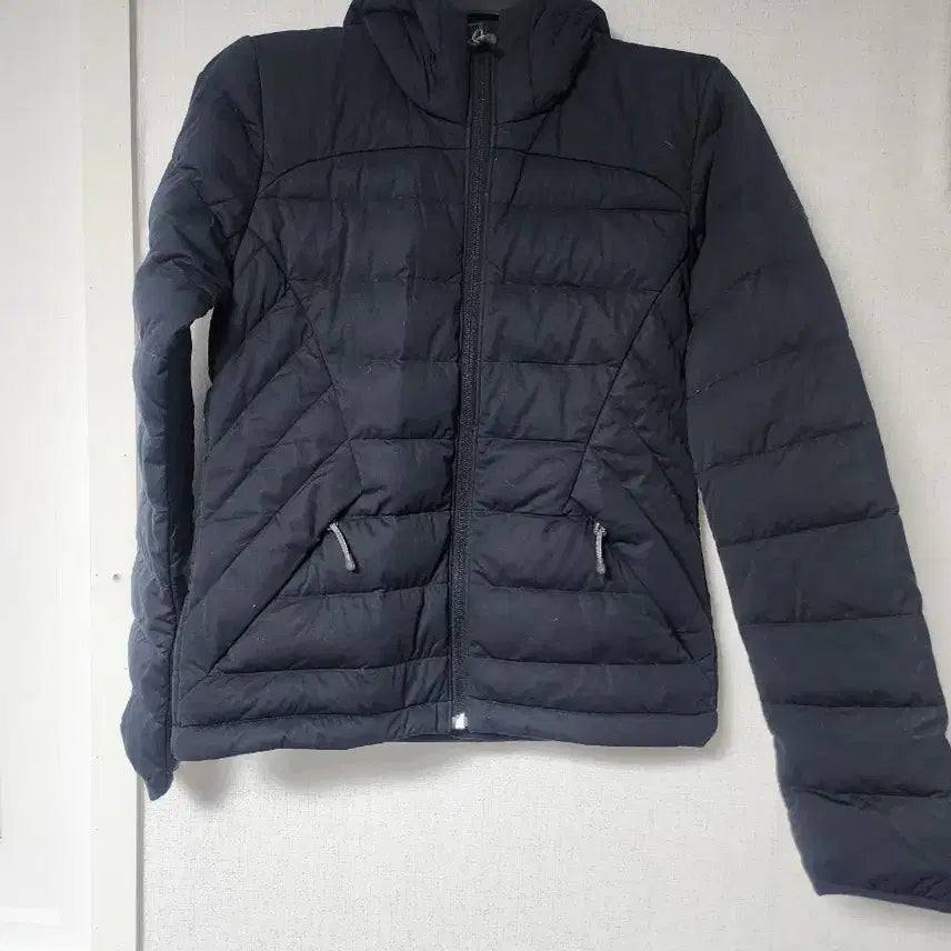 [BUNJANG] Black Padded Jacket / 언더아마 블랙 여성용 패딩 점퍼