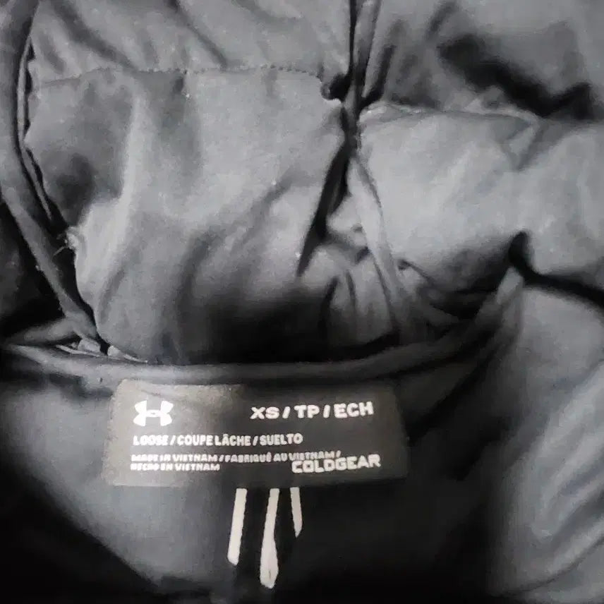 [BUNJANG] Black Padded Jacket / 언더아마 블랙 여성용 패딩 점퍼