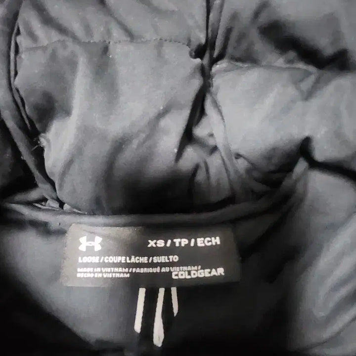 [BUNJANG] Black Padded Jacket / 언더아마 블랙 여성용 패딩 점퍼