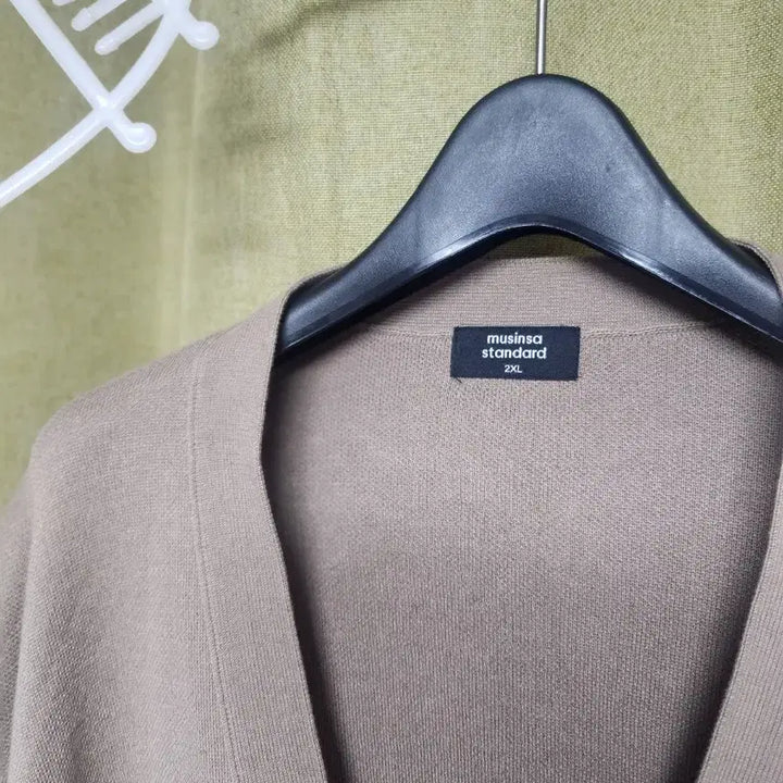 [BUNJANG] Musinsa Beige V-Neck Cardigan / 무신사 베이지 브이넥 가디건