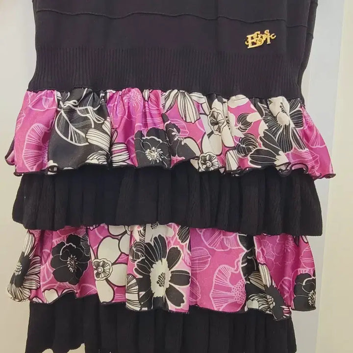 [BUNJANG] EGOIST Black Flower Ruffle Knit Dress (Size 66) / EGOIST 에고이스트 블랙 플라워 러플 니트 원피스 66사이즈