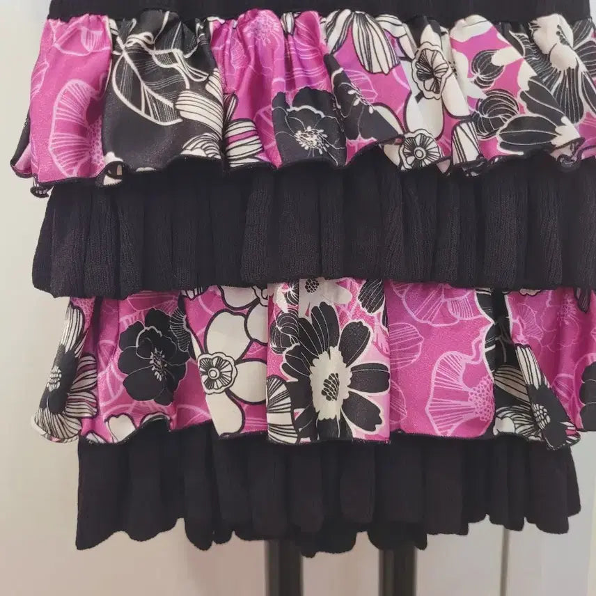 [BUNJANG] EGOIST Black Flower Ruffle Knit Dress (Size 66) / EGOIST 에고이스트 블랙 플라워 러플 니트 원피스 66사이즈
