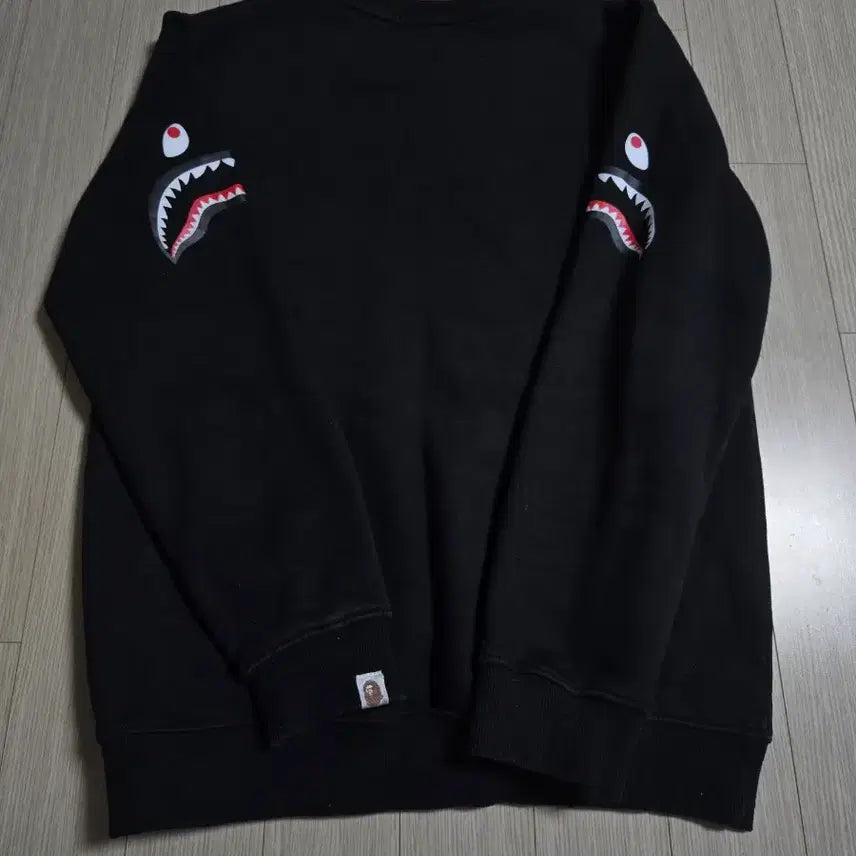 [BUNJANG] BAPE Shark Black Sweatshirt / 베이프 샤크 블랙 맨투맨 티셔츠
