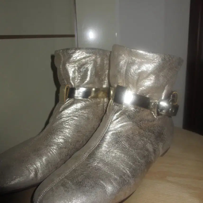 [BUNJANG] Giuseppe Zanotti Metallic Gold Short Boots / 쥬세페자노티 메탈릭 골드 숏 부츠 대장