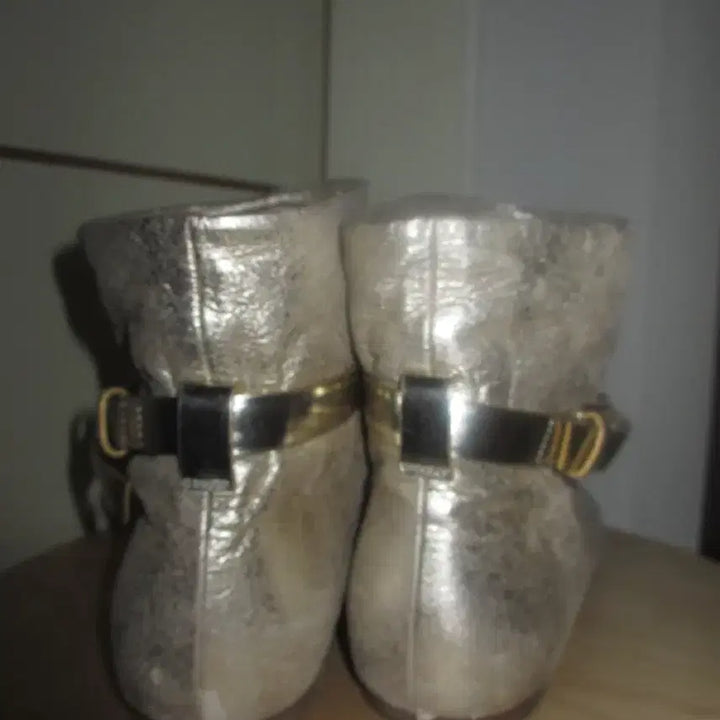 [BUNJANG] Giuseppe Zanotti Metallic Gold Short Boots / 쥬세페자노티 메탈릭 골드 숏 부츠 대장