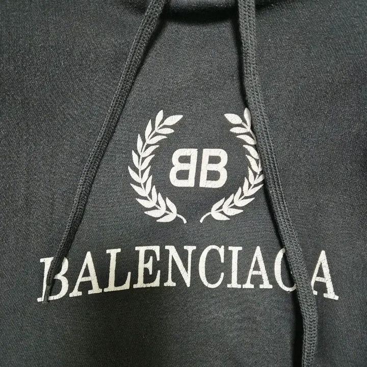 [BUNJANG] Balenciaga Black Laurel Wreath BB Logo Hoodie (Size L) / 발렌시아가 블랙 월게수 BB 로고 후드티!최상품!
