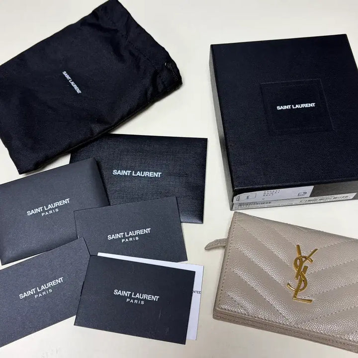 [BUNJANG] Saint Laurent Card Wallet / 생로랑 텍스처드 모노그램 카드 지갑