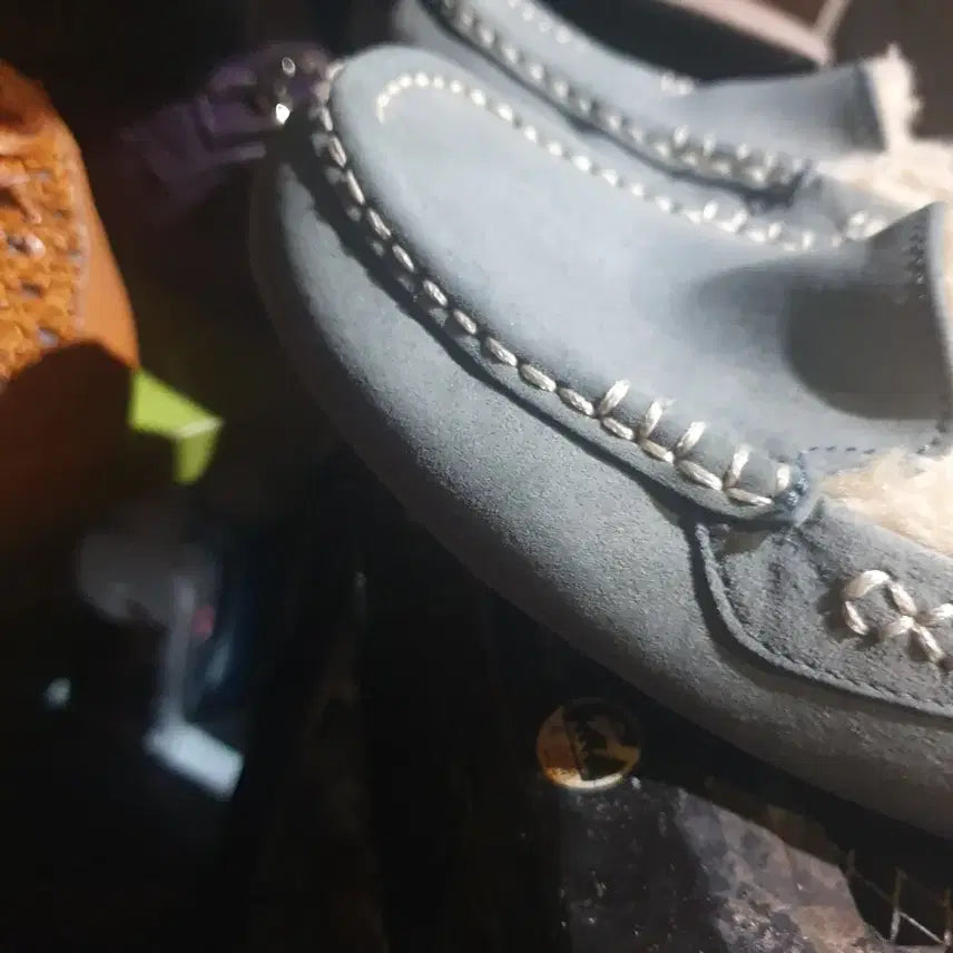 [BUNJANG] UGG Moccasin Boots, Blue, Size 240 / 어그    양털   모카신