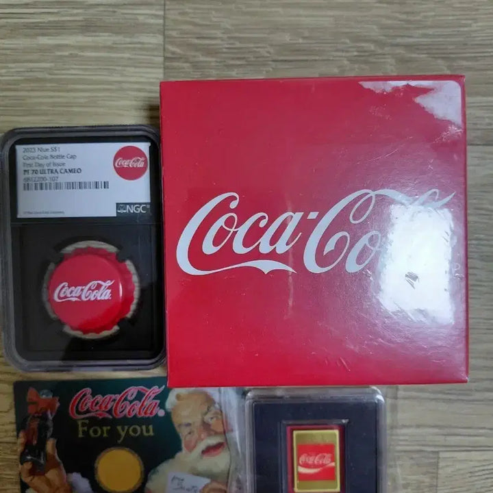 [BUNJANG] Coca-Cola Commemorative Gold Coin, Bottle Cap, Stamp Set / 코카콜라 기념 주화/병뚜껑/우표 세트 순금