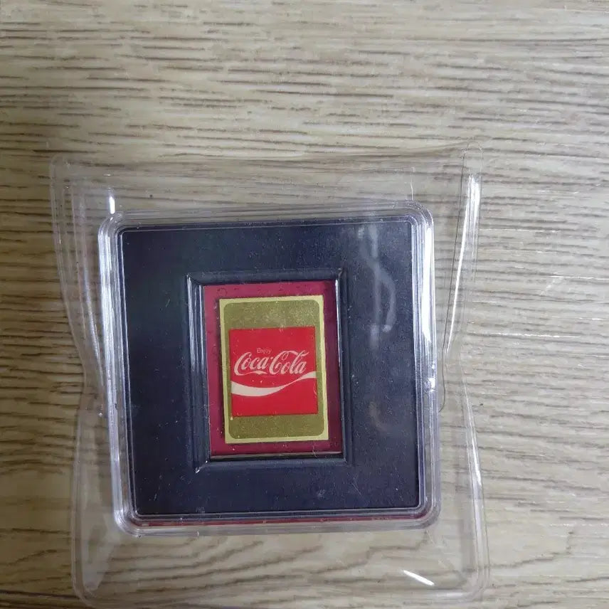 [BUNJANG] Coca-Cola Commemorative Gold Coin, Bottle Cap, Stamp Set / 코카콜라 기념 주화/병뚜껑/우표 세트 순금