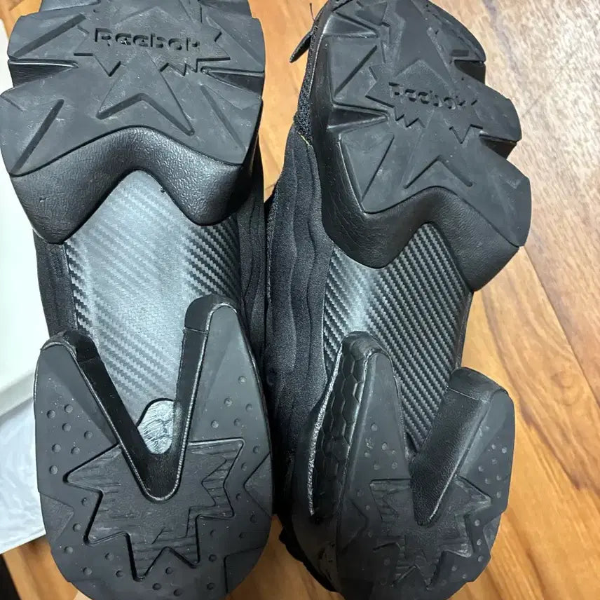 [BUNJANG] Reebok Maison Margiela Instapump Fury Black 265 / 리복 메종 마르지엘라 인스타펌프 퓨리 블랙 265
