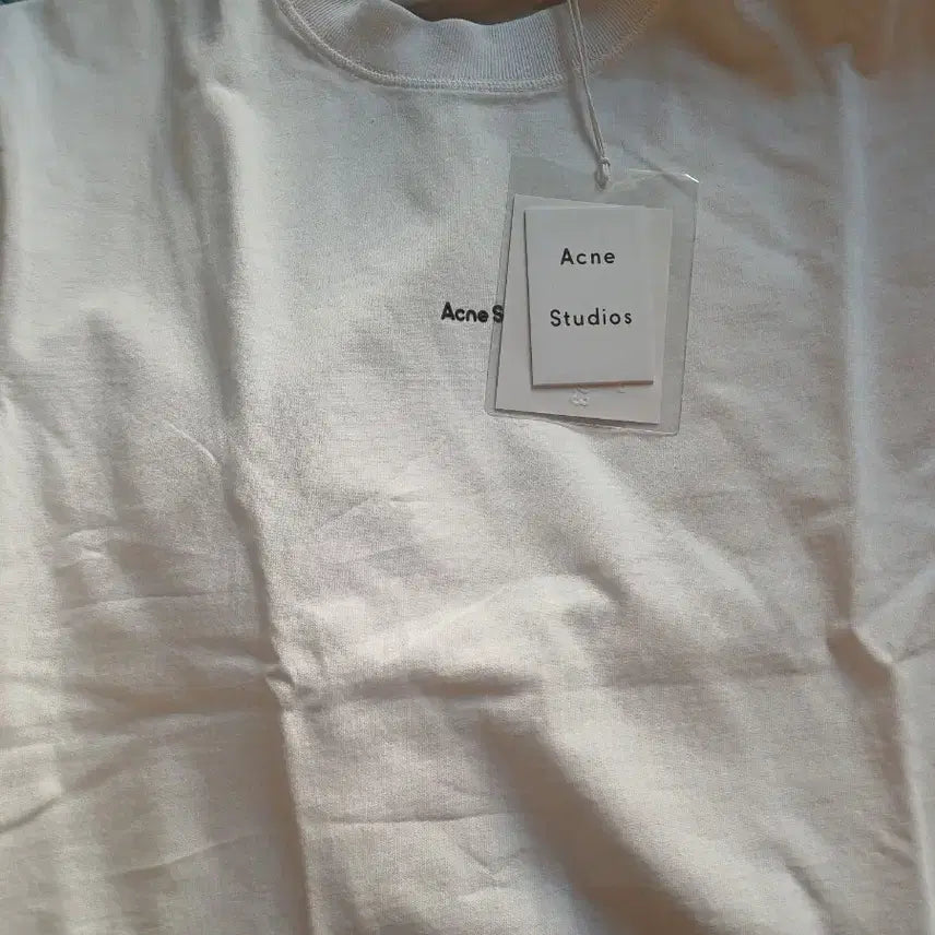 [BUNJANG] Acne Studios Front Logo T-shirt Bundle Set / 아크네스튜디오 앞로고 티셔츠 화이트+블랙 / 두벌 일괄 판매