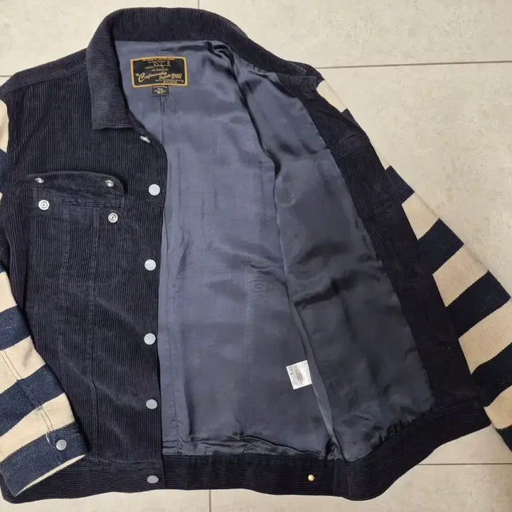 [BUNJANG] DIAFVINE Racing Stripe Corduroy 3rd 트러커 / DIAFVINE Racing Stripe Corduroy 3rd 트러커