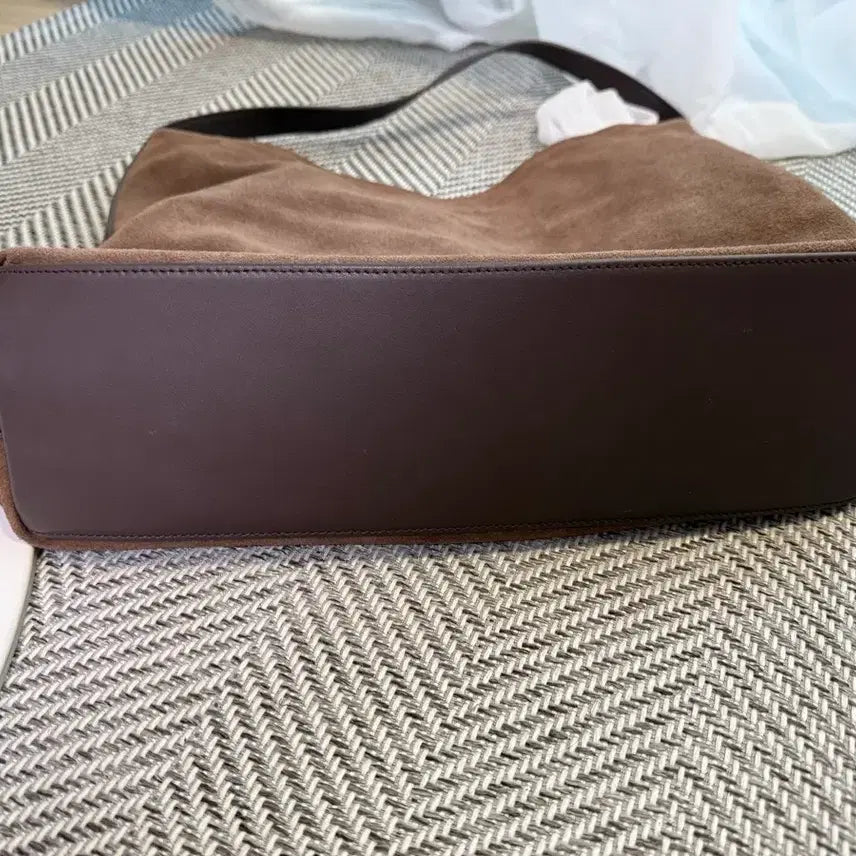 [BUNJANG] LoSeoul Pulpy Hobo Bag Suede Chestnut / 로서울 펄피 호보백 스웨이드 체스트넛