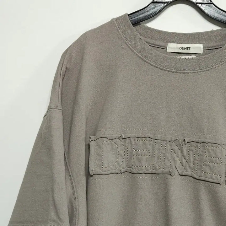 [BUNJANG] DEINET Layered Damage Sweatshirt / DEINET 다이닛 페이크 레이어드 데미지 스웨트셔츠