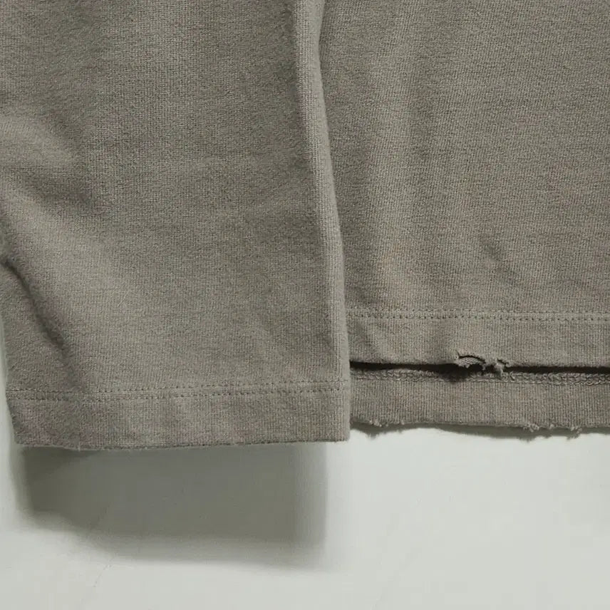 [BUNJANG] DEINET Layered Damage Sweatshirt / DEINET 다이닛 페이크 레이어드 데미지 스웨트셔츠