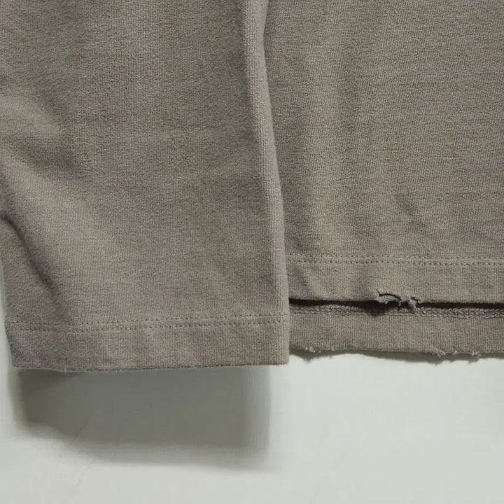 [BUNJANG] DEINET Layered Damage Sweatshirt / DEINET 다이닛 페이크 레이어드 데미지 스웨트셔츠