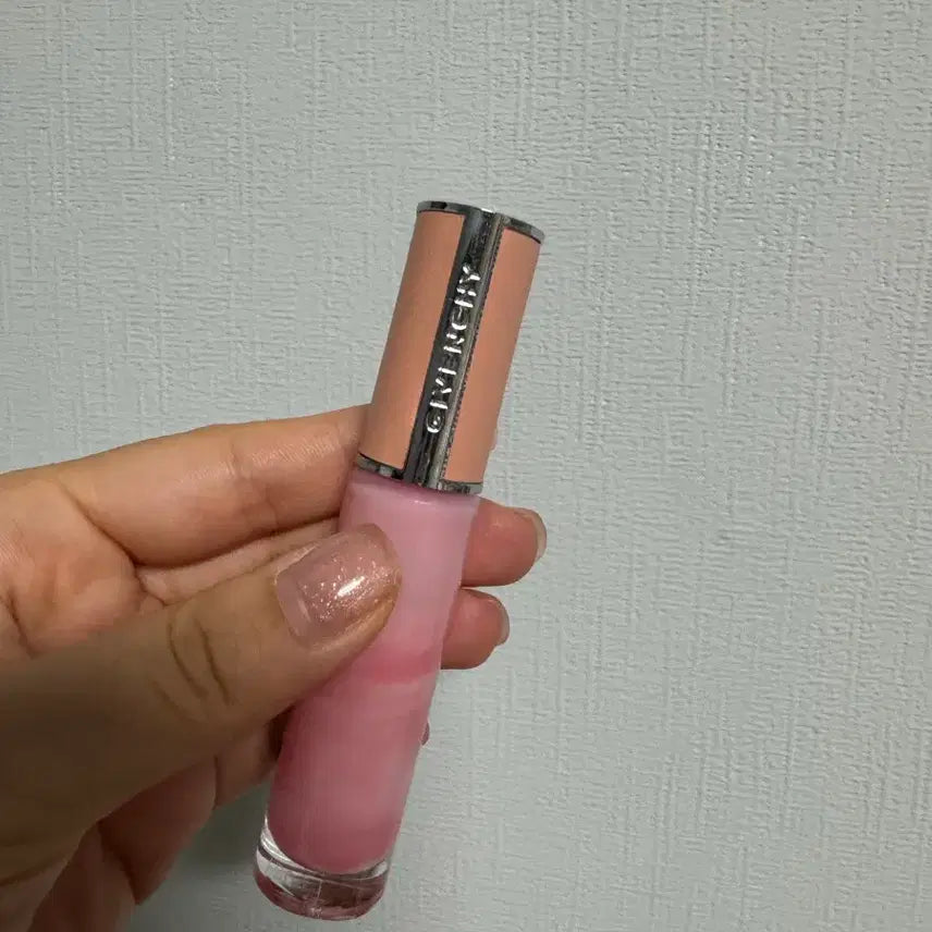 [BUNJANG] Givenchy Rose Perfecto Liquid Lip Balm / 지방시 로즈 퍼펙토 리퀴드 립 밤 립글로즈