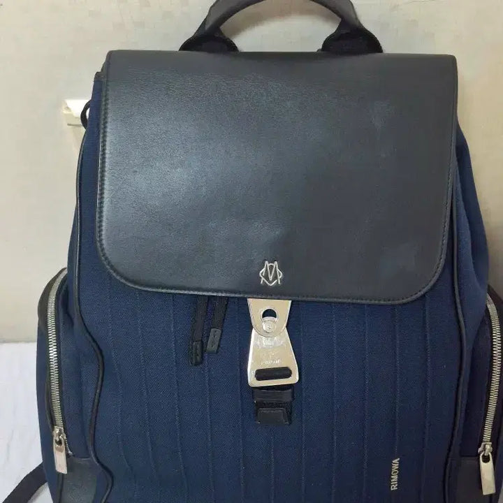 [BUNJANG] Rimowa Navy Large Backpack / 리모와 백팩 네이비 라지