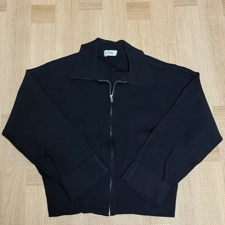 [SOLD OUT] COS 코스 크롭 니티드 집업 자켓 XS