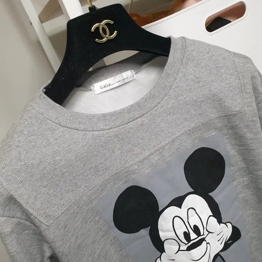 [BUNJANG] Mickey Mouse Gray Sweatshirt / 미키마우스 회색 맨투맨 티셔츠