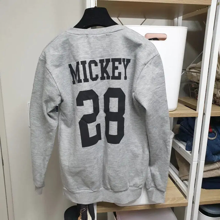 [BUNJANG] Mickey Mouse Gray Sweatshirt / 미키마우스 회색 맨투맨 티셔츠